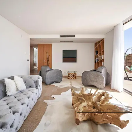 Oliveira House